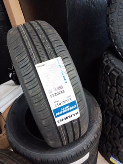 New Set of tires 225 65 18 KUMHO
