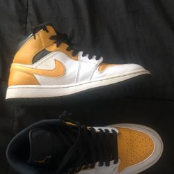 yellow and white jordan 1's 