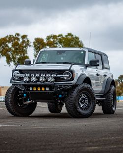 2022 Ford Bronco Wildtrak 4-Door Iconic Silver