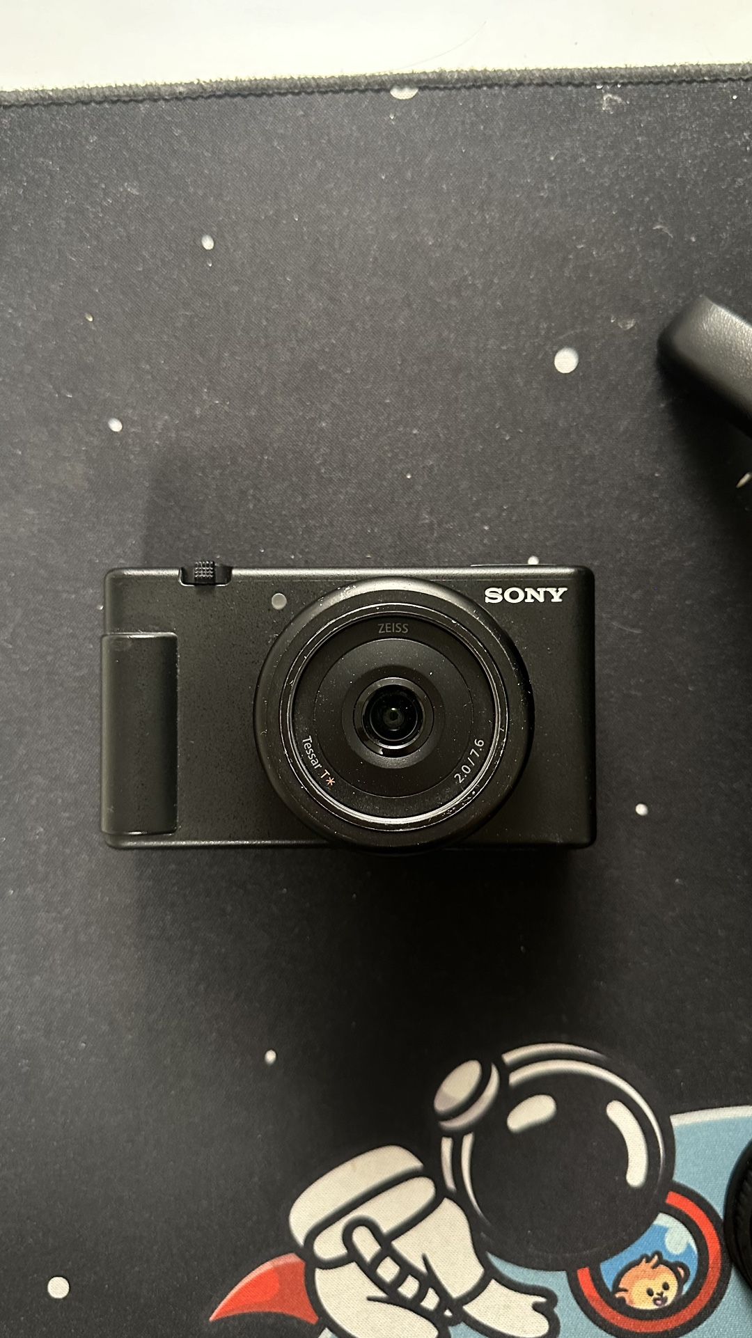Sony ZVF1