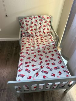 Toddler bed