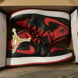 Air Jordan 1 Mids 