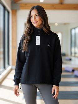 Alo Black Quarter-Zip Pullover Sweatshirt