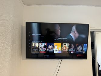 Insignia 43 Inch smart TV- Must Be Picked up TODAY