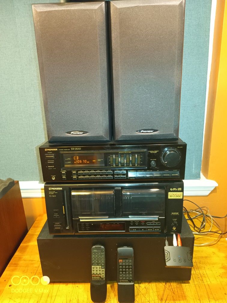 Pioneer Stereo Set - Receiver+ CD Changer+ Speakers+ Passive Subwoofer+ CD Holder 