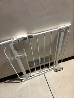 Safety baby gate for doorways