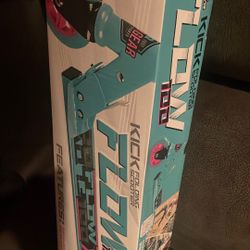 Kick Folding Scooter. Flow100