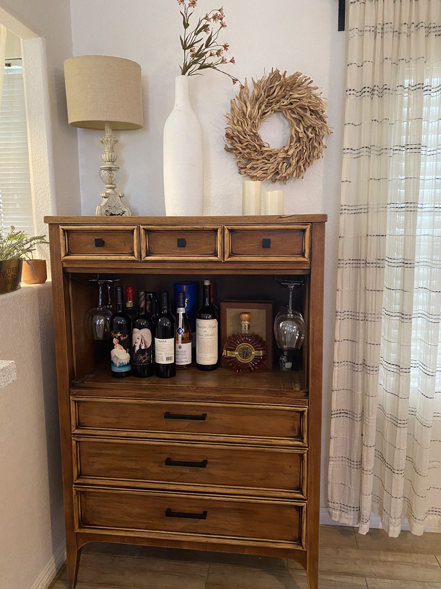 Old Fashion Wine Cabinet 