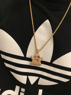 Iced out pendant with rope chain