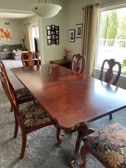 Dining Table and 6 Chairs
