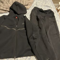 Nike Tech Set 