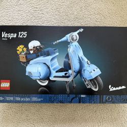 LEGO Vespa 125 Blue Never Opened 1106 pcs