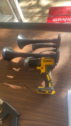 DeWalt Cordless train horn