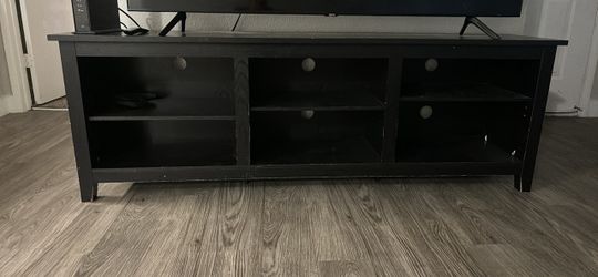 MUST GO BEFORE 12!!!! LARGE TV STAND WITH ALOT OF STORAGE