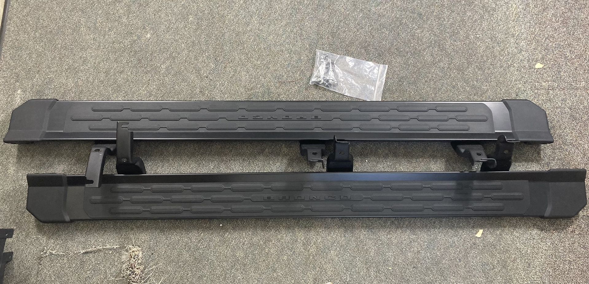 21-22 OEM Ford Bronco Sidesteps (4door)