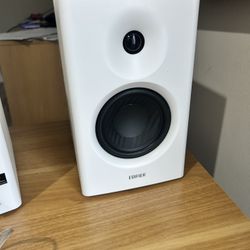 Edifier Studio Monitor Speakers With Adaptor 4” White (Pair)