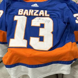 Matthew Barzal Jersey (Autographed) 