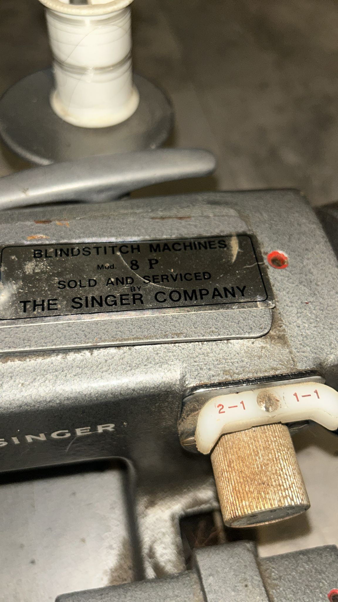SINGER SEWING MACHINE