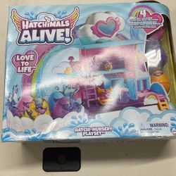 New Hatchimals Alive Nursery Play Set 