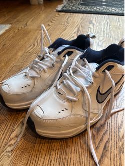 Nike air monarch