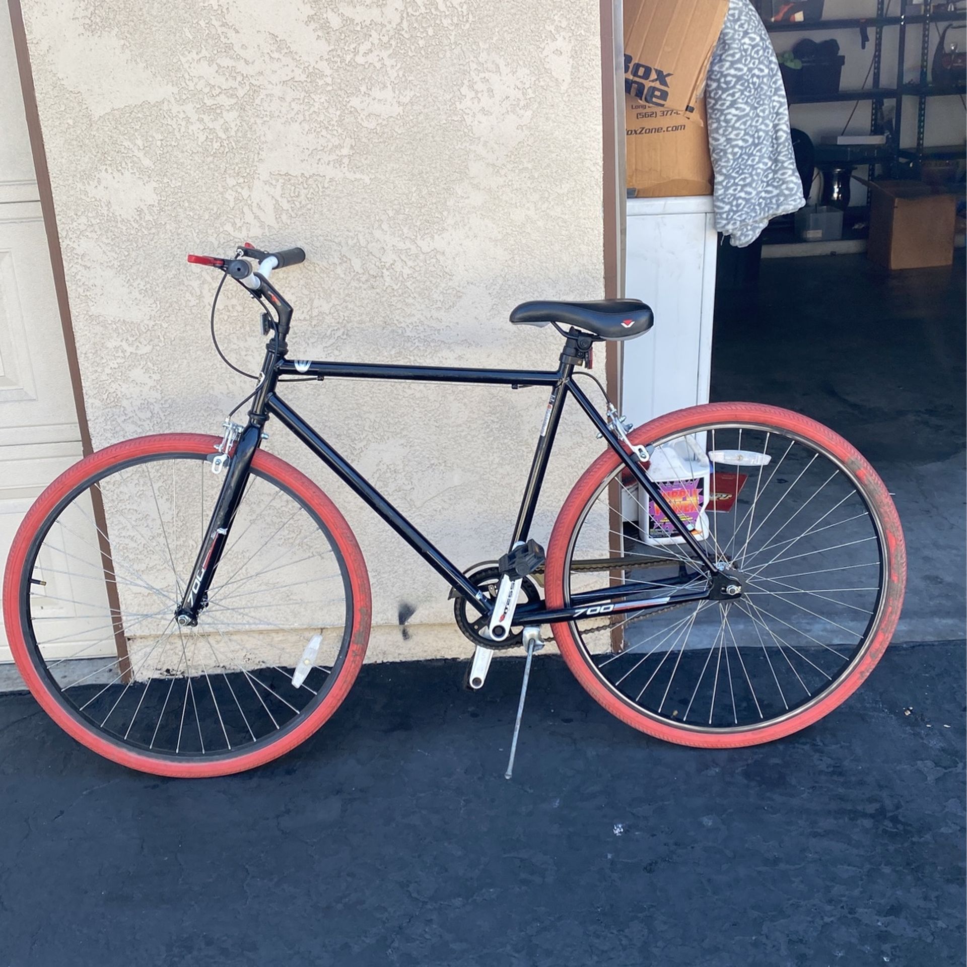 Kent 700 Fixie Bike