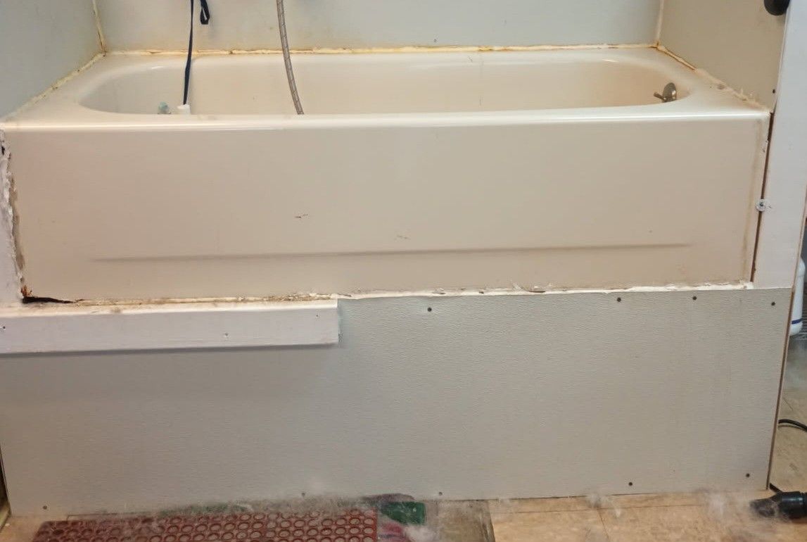 Free Bathtub, U Pick Up