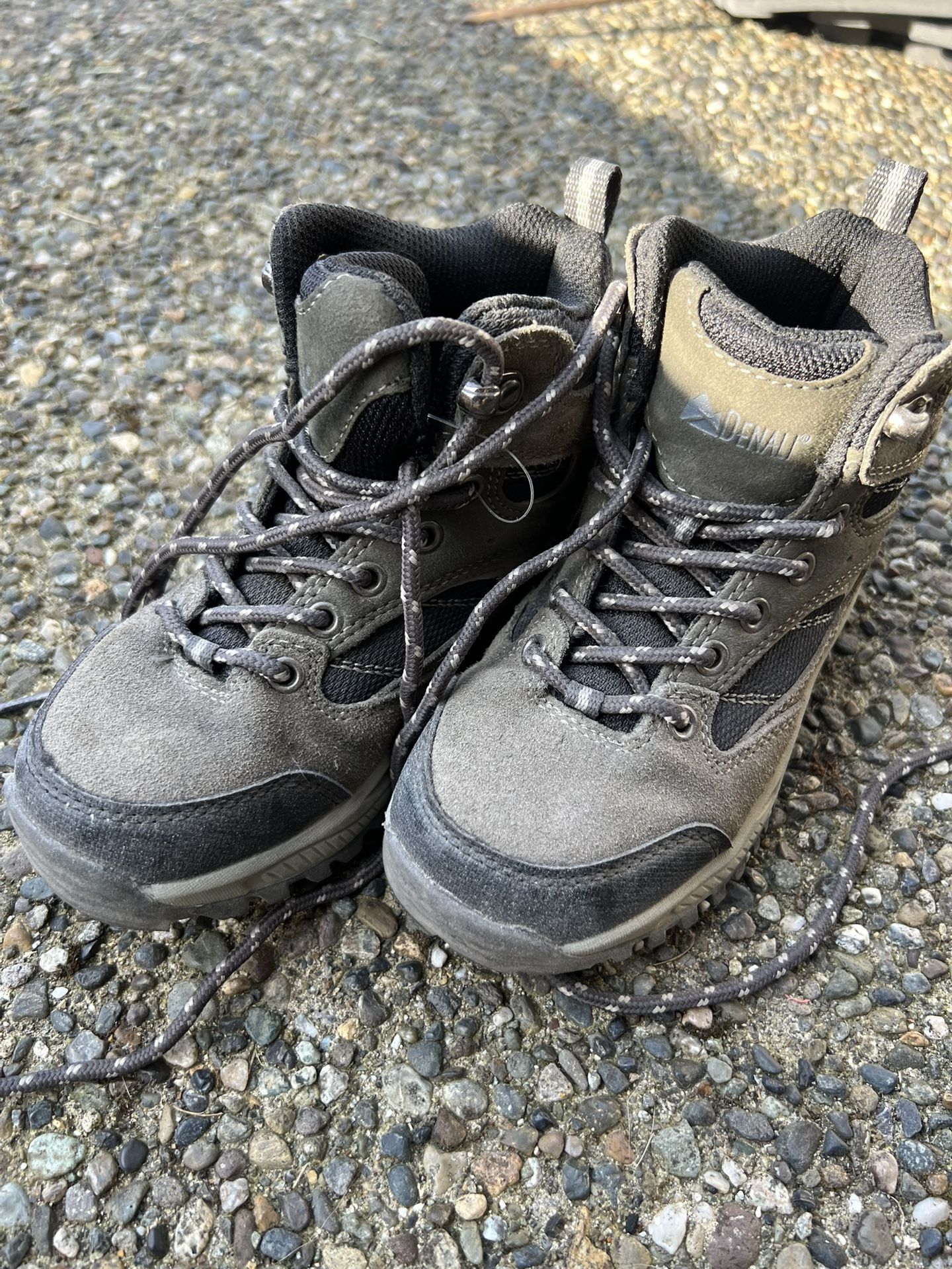 Kids Denali Hiking Outdoor Boots Size 13