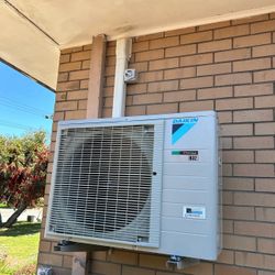 DAIKIN 12k btu Mini split