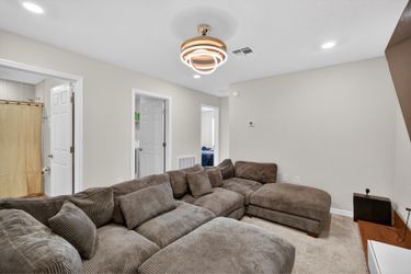 ✨ MODERN OVERSIZED SECTIONAL COUCH – LIKE NEW ✨