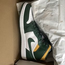 New Air Jordan 1 Mid 'Sonics'
