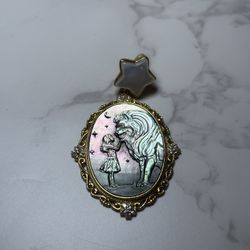 18K Gold-plated Sterling Silver Hand-Inlaid Mermaid Motif Pendant with Mother of Pearl Carving - Customization Gift Jewelry for Special Occasions