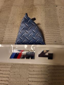 BMW M4 Emblem