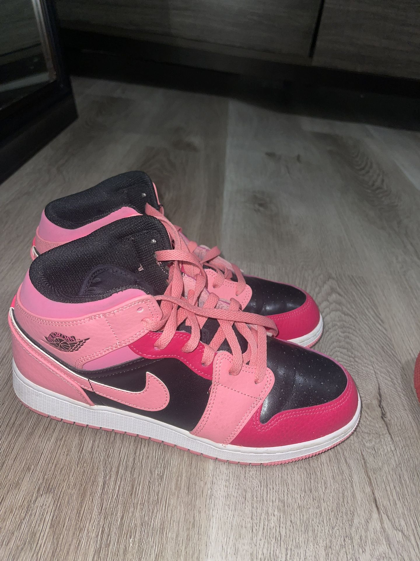 Women’s Jordan’s Size 8