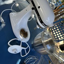 Kitchen aid mixer 4.5 Quarts Tilt Head