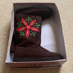 Snow Boots Size 8