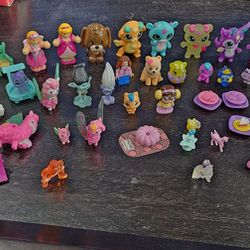 Used toys 60 pieces What u see in the photos is what ur getting cute toys .. Pick Up Only I Live In Madera CA 
