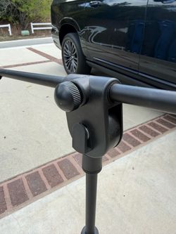 Microphone tripod