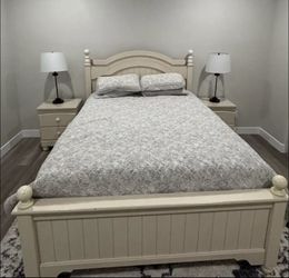 Cream Colored Bedroom Ser