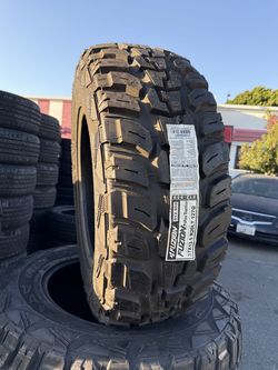 🚘🚔vendo set de llantas Lt 37x13.50 20 fuzion M/T tires