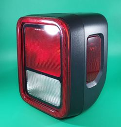 Gladiator Right Tail Lamp Mopar OEM (contact info removed)6AF JT Passenger