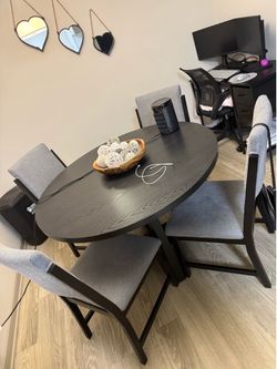Dinning room table and chairs