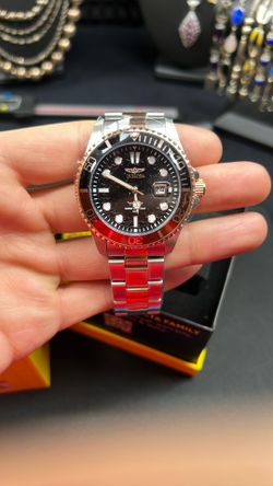 GORGEOUS HAMMERHEAD INVICTA DIVER WATCH