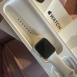 Apple Watch SE 3 40mm Starlight Al Starlight SB S/M GPS