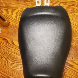 Suzuki Intruder Seat