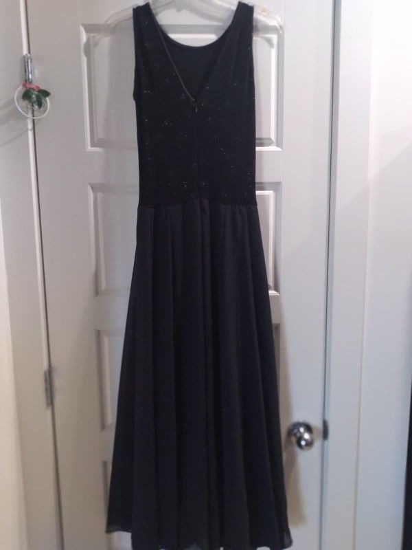 Black Top Part Sheer V Neck /circular Waist Down