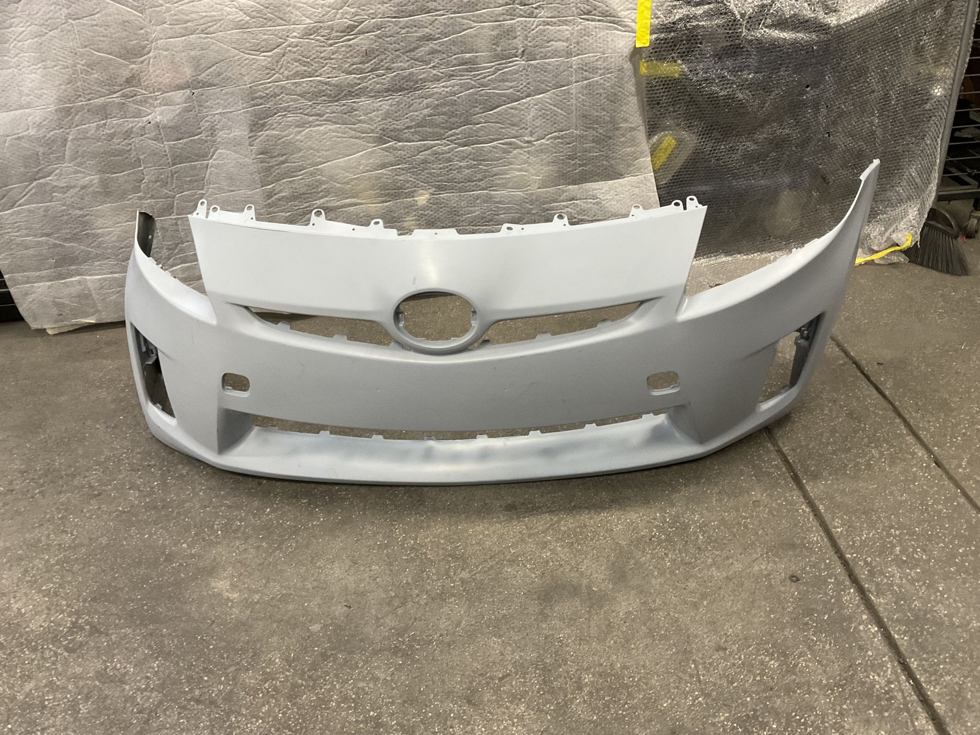 2010-2011 Toyota Prius Bumper