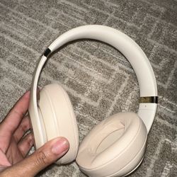 Desert Sand Beats Studio3 Wireless with ANC