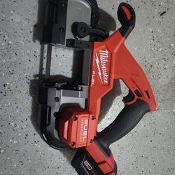 Milwaukee Compact Band Saw