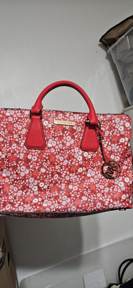 Michael Kors Purse (Read Description)
