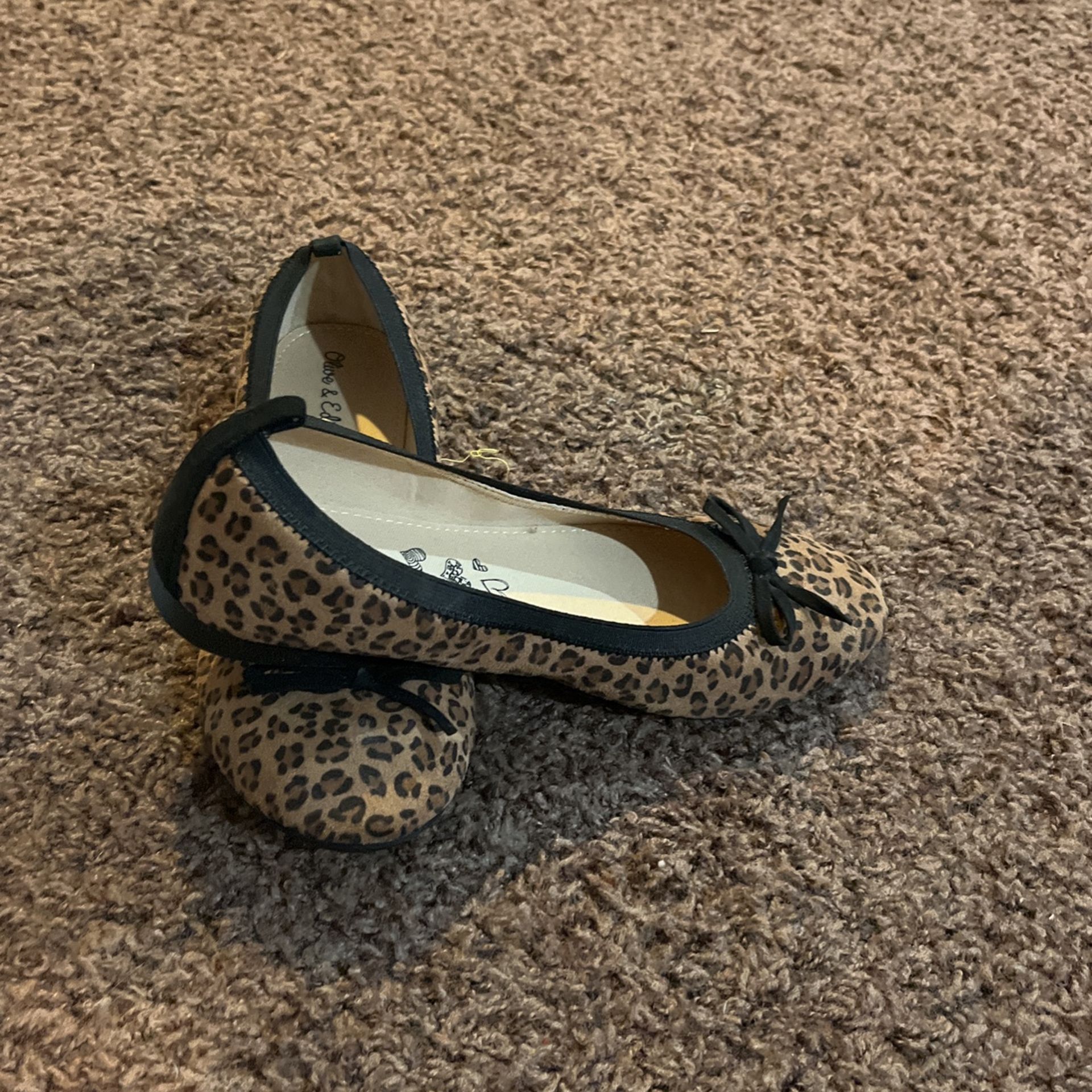 Size 6 Cheetah Flats never Worn